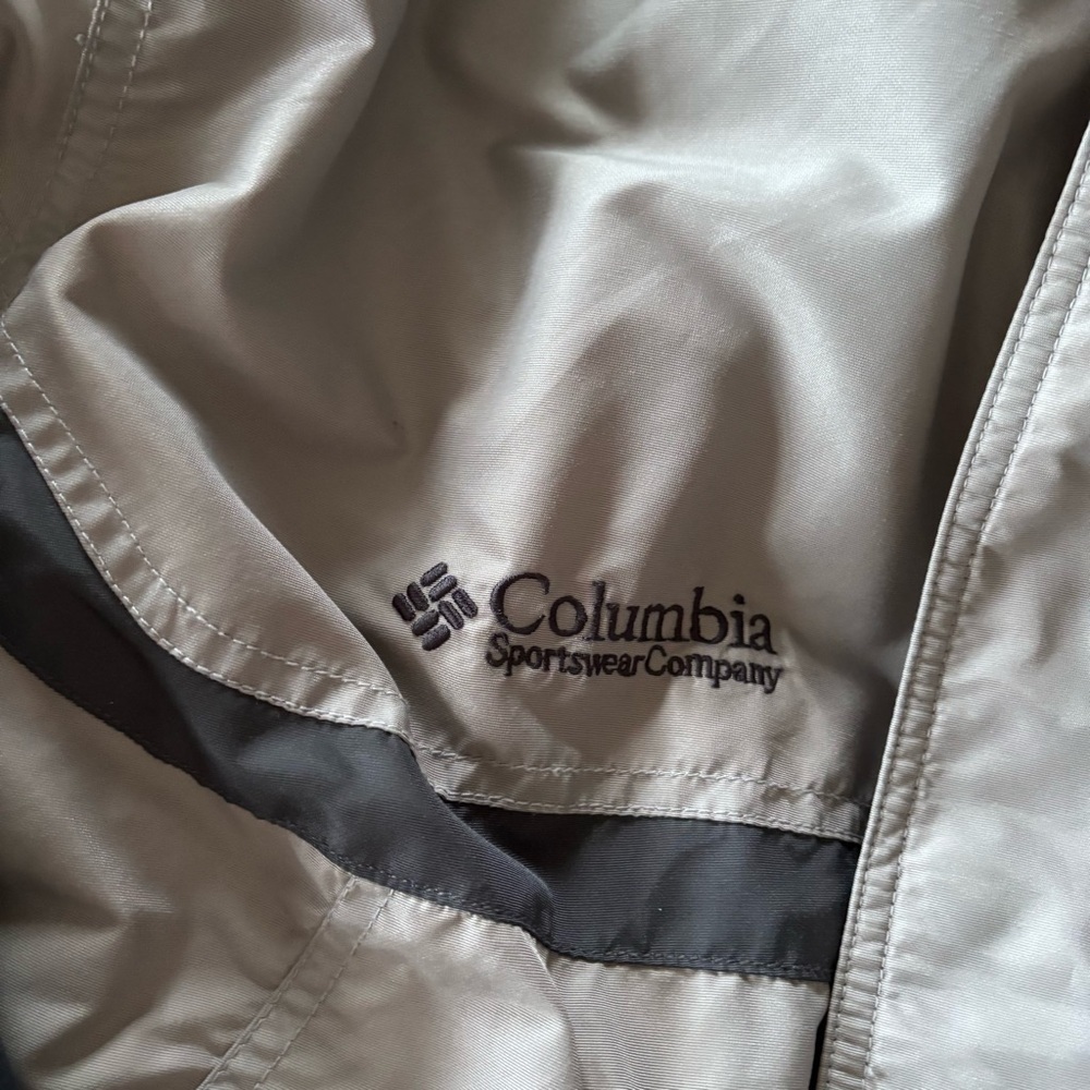 Columbia Men's Two-Tone Thick Winter Jacket - Picture 2 of 9